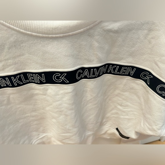 Calvin Klein, white and black crew neck, crop top (mid length). Size medium. - Picture 3 of 3